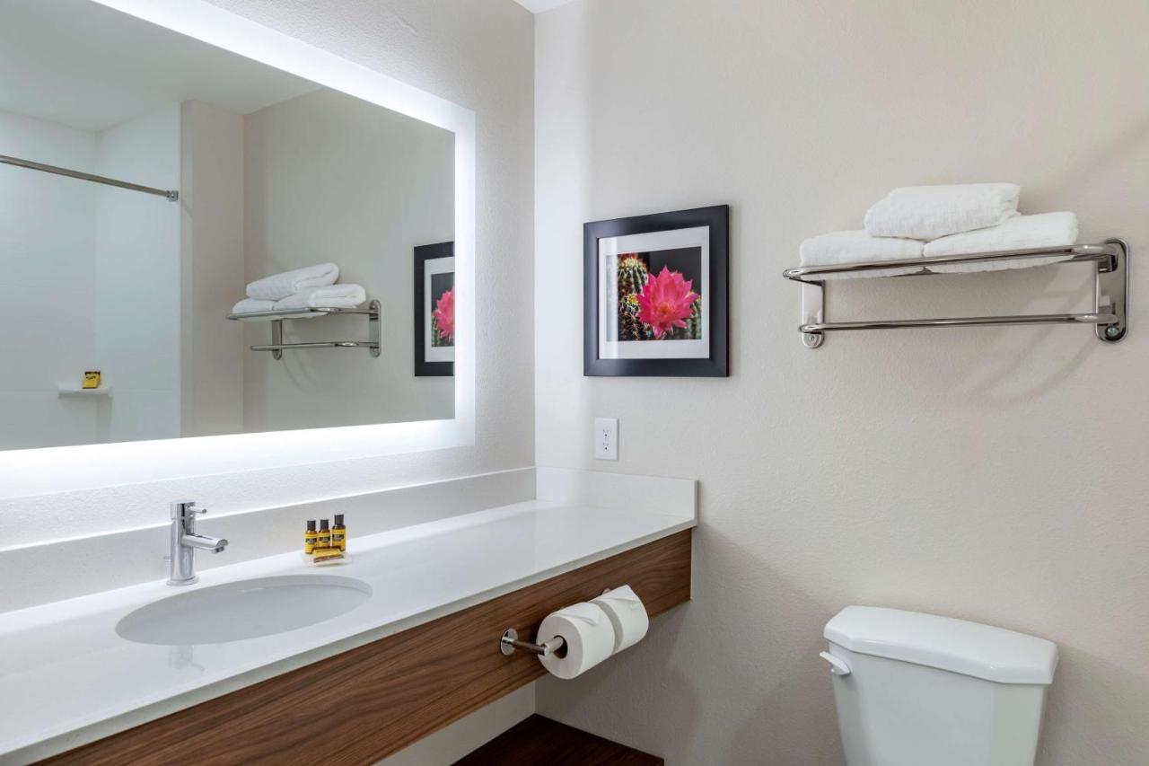Best Western Plus Coachella Valley Inn & Suites Cathedral City Bagian luar foto