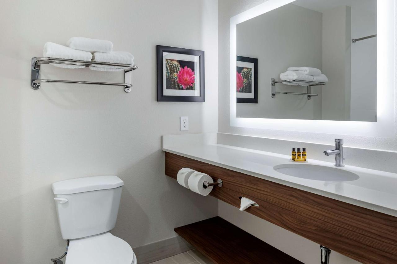 Best Western Plus Coachella Valley Inn & Suites Cathedral City Bagian luar foto