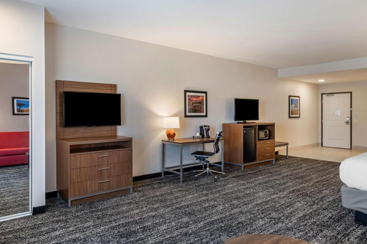 Best Western Plus Coachella Valley Inn & Suites Cathedral City Bagian luar foto
