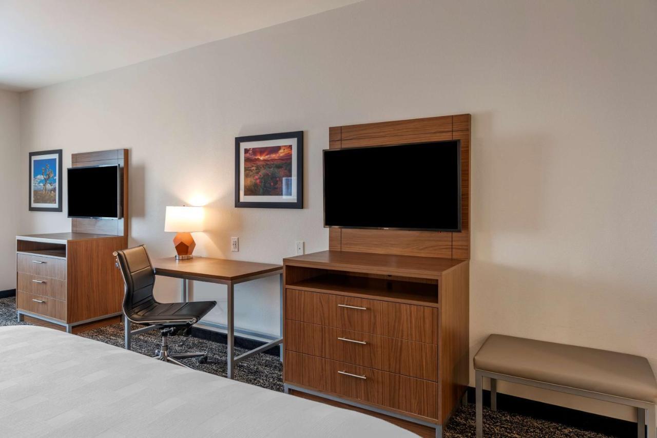 Best Western Plus Coachella Valley Inn & Suites Cathedral City Bagian luar foto